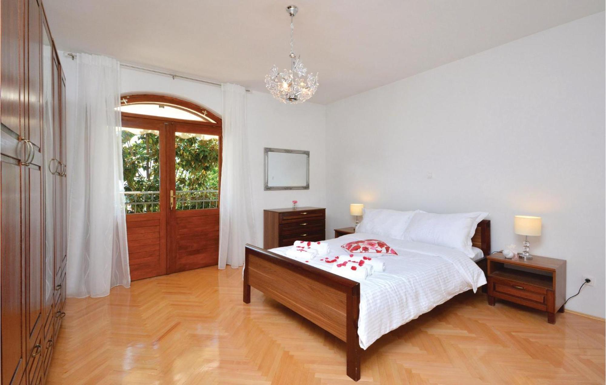 Apartman Cozy Apartment In Split With Kitchen Split