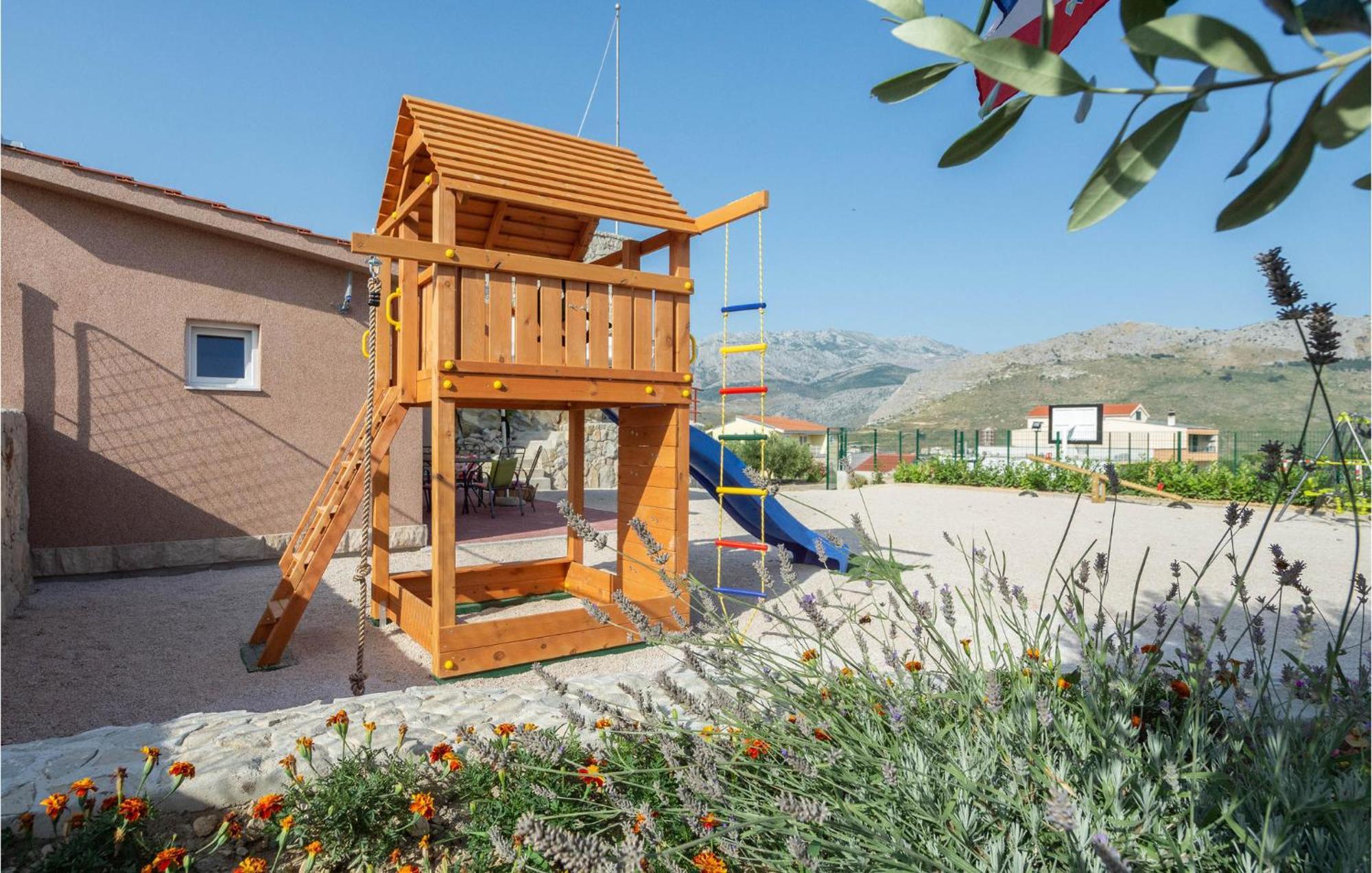 Cozy Apartment In Split With Kitchen Apartman *